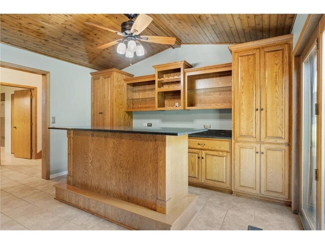 Building Photo - 1008 3rd St NE