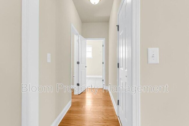 Building Photo - 2649 Lohr Dr