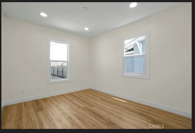 Building Photo - 200 N Willow Ave