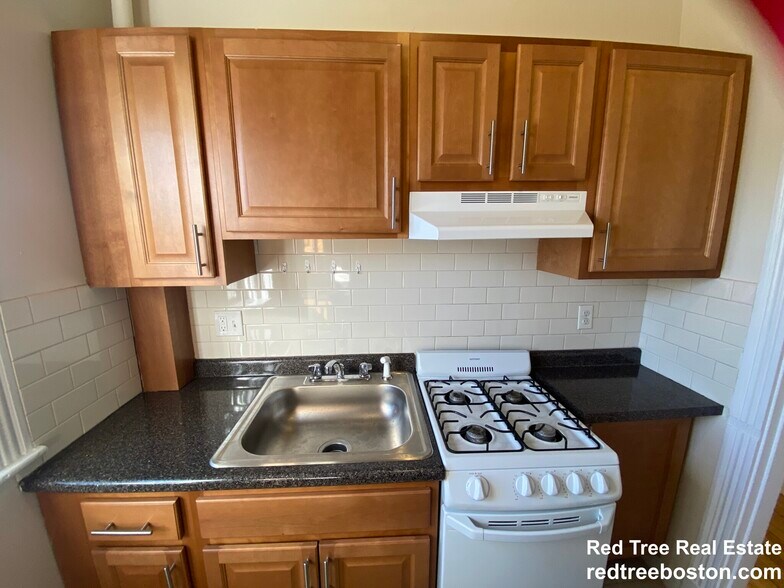 Building Photo - 1148 Commonwealth Ave