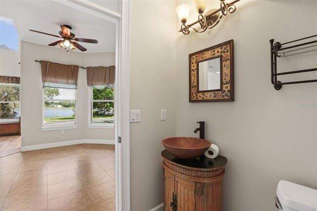 Building Photo - 5554 Palm Lake Cir