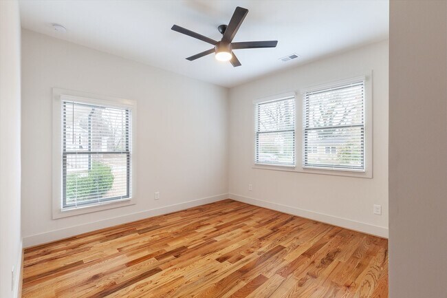 Building Photo - Conveniently Located 4bd/3ba Home Minutes From ATLBeltLine w/ Private Backyard!