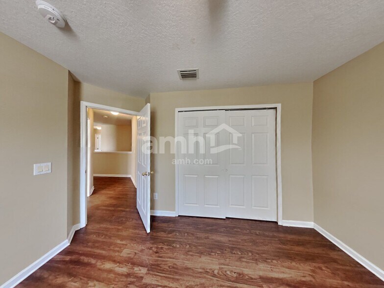 Building Photo - 12467 Accipiter Dr