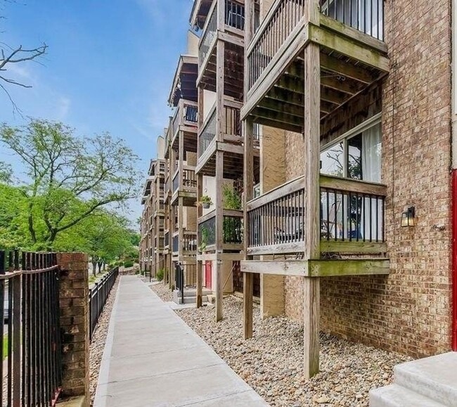 Building Photo - 4524 Holly St