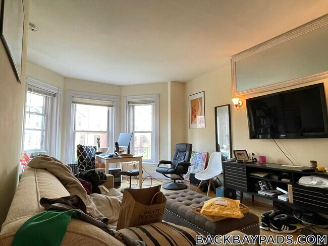 Building Photo - 225 Newbury St