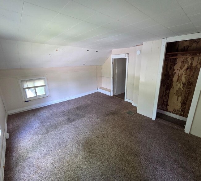 Building Photo - 29 E Vanscoter St
