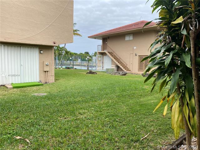 Building Photo - 17170 SW 94th Ave