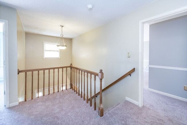 Building Photo - 3BD/1BA Home in Hickory