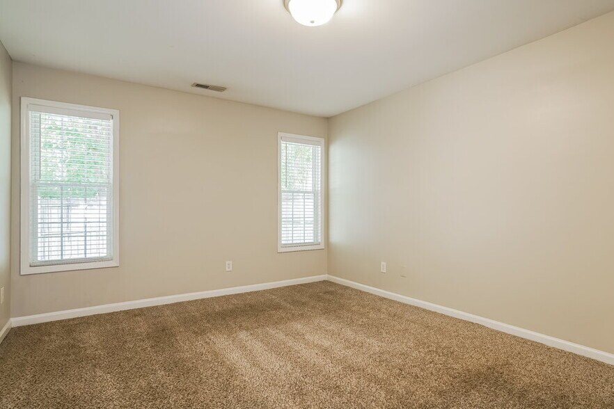 Building Photo - 4012 Mindspring Dr