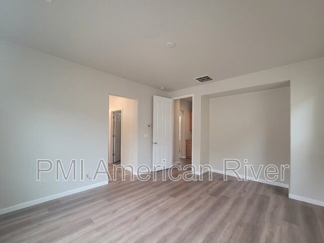 Building Photo - 8143 Crystal Walk Cir