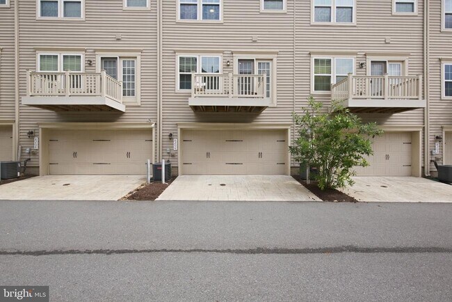 Building Photo - 8206 Greenbelt Station Pkwy
