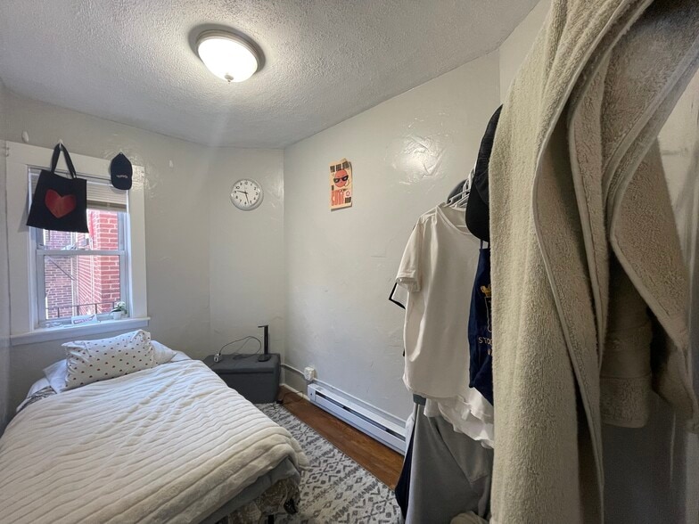 Building Photo - 159 Endicott St