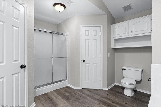 Building Photo - 8808 Skypark Dr