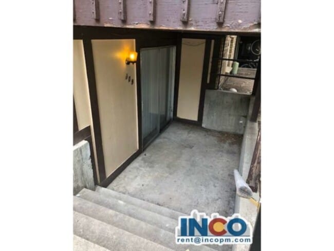 Building Photo - 1390 Everett Ct