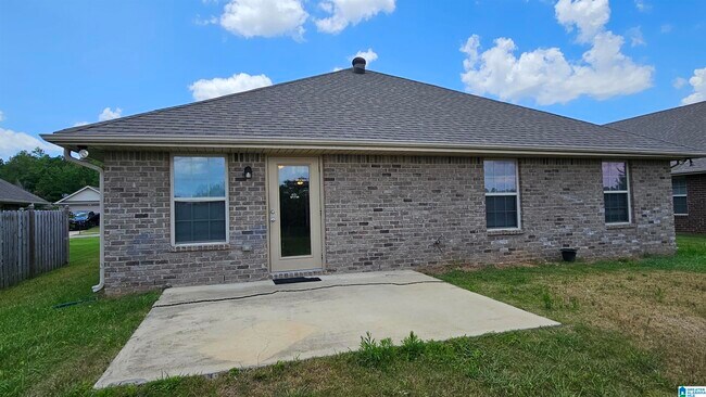 Building Photo - 228 Hillcrest Dr