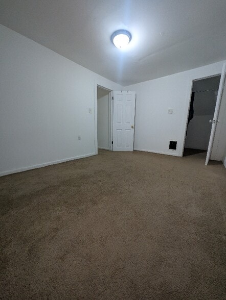 Primary Photo - 240 Timon St