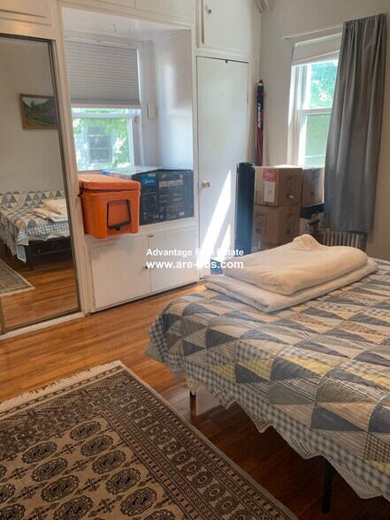 Building Photo - 81 Litchfield St