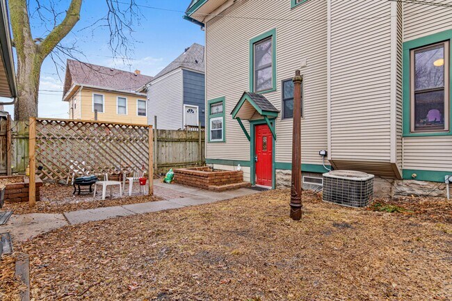 Building Photo - 2537 Aldrich Ave S