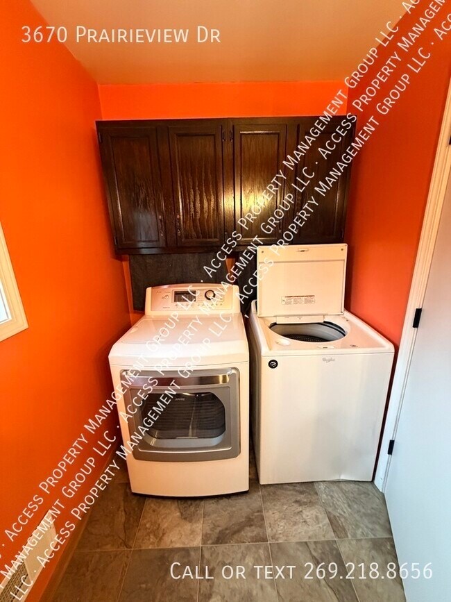 Building Photo - 3670 Prairieview Dr