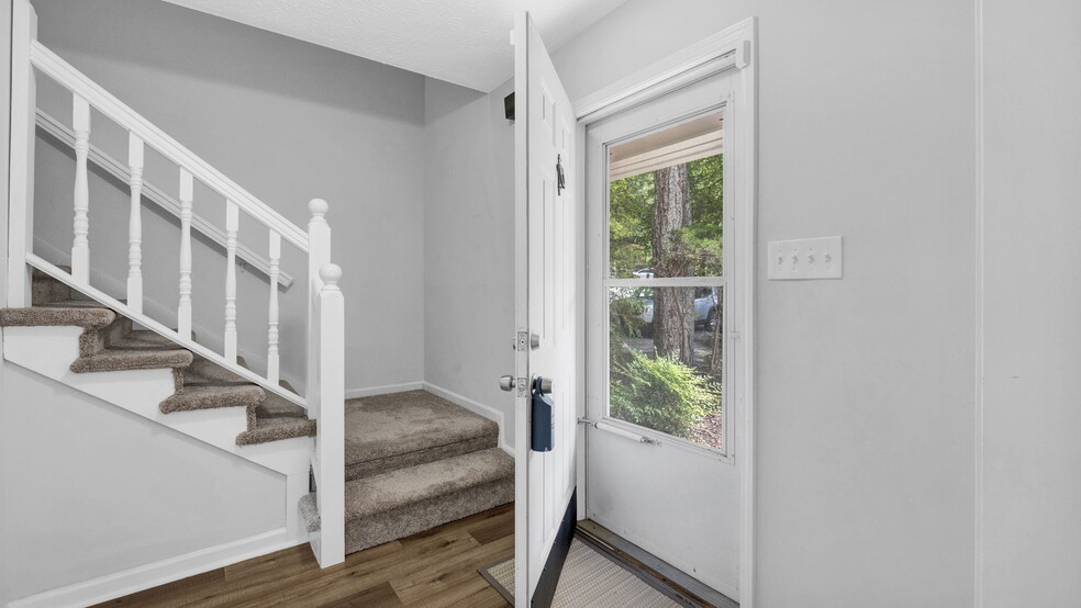 Building Photo - 4433 Coopers Creek Dr SE