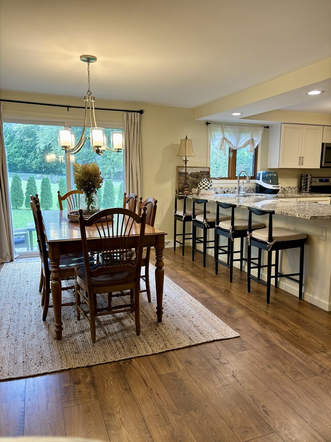 Building Photo - 403 Tamarack St