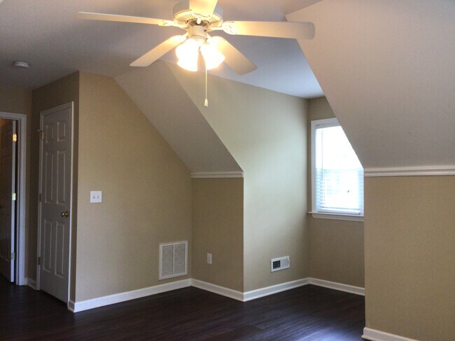 Building Photo - 423 Harvest Pine Road