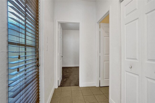 Building Photo - 1401 SW 147th Ter