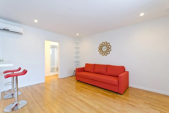 Building Photo - 1811 Ivar Ave