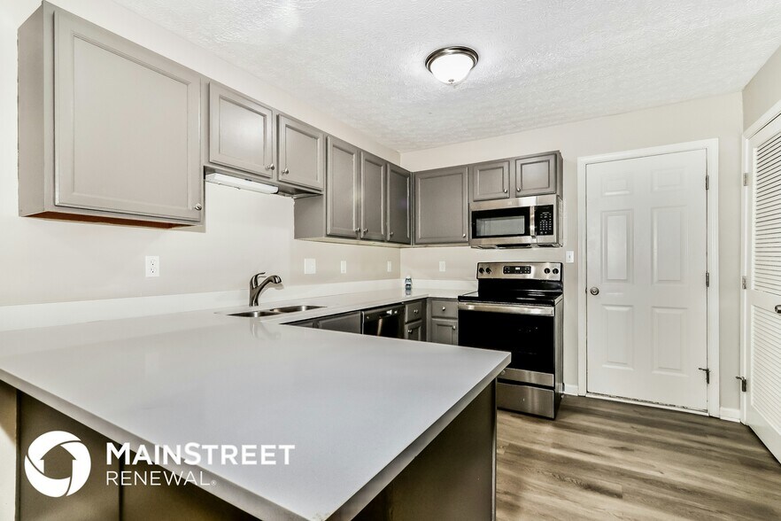 Building Photo - 10418 Pinoak View Dr