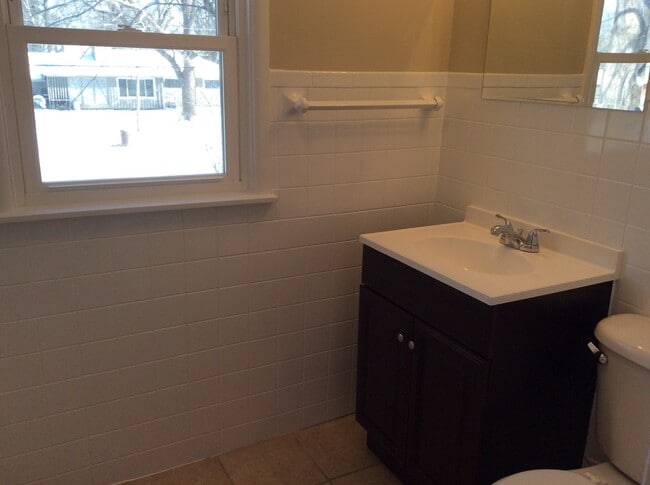 Building Photo - Indianapolis West side - 4 BR home