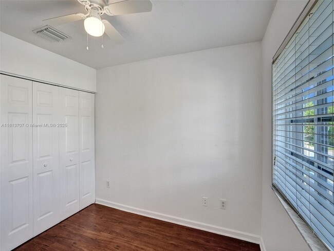 Building Photo - 1215 Lucaya Dr