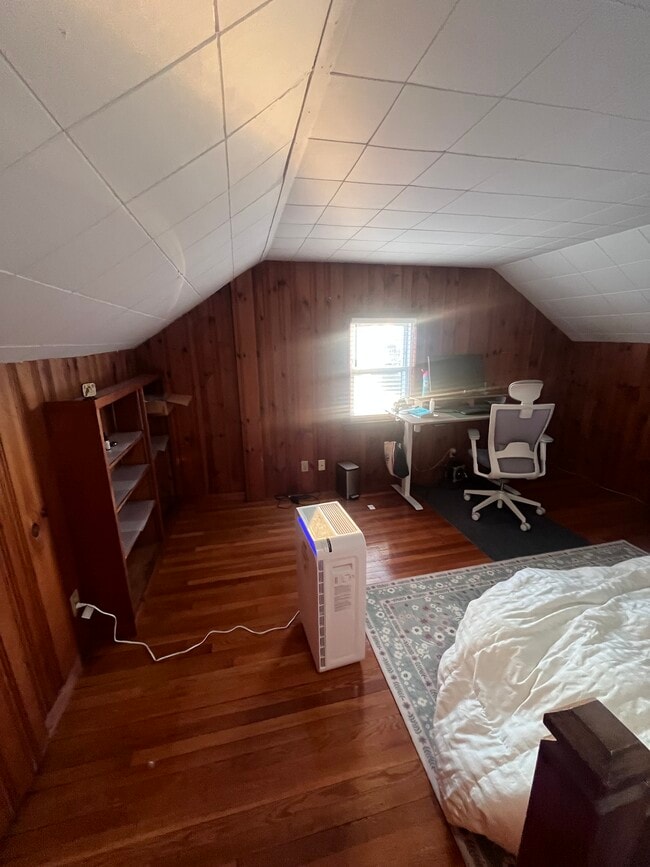 Building Photo - 96 Kenwood Ave