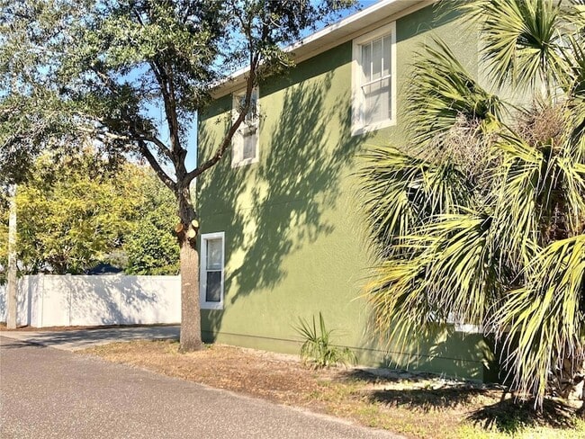 Building Photo - 318 E Patterson St