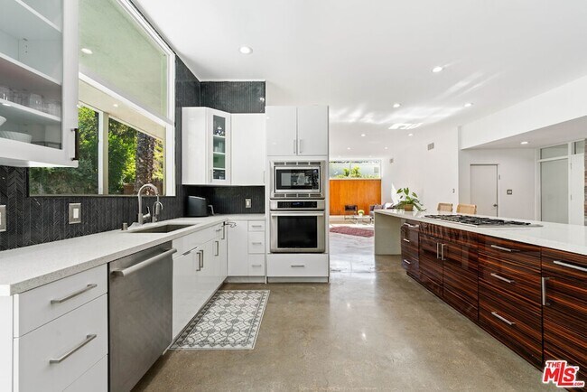 Building Photo - 3744 Cody Rd