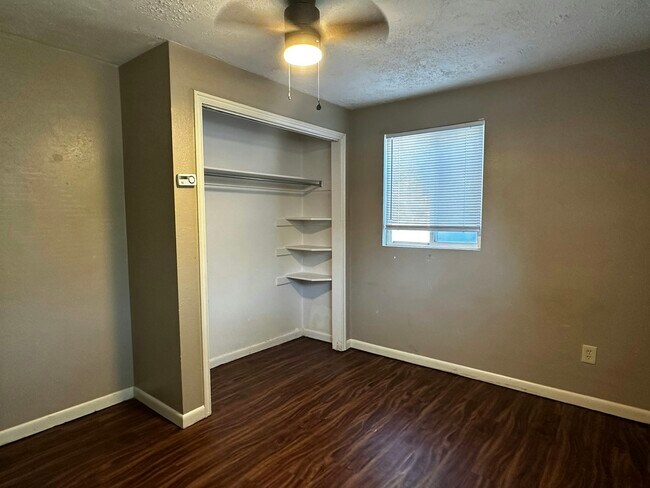 Building Photo - 2711 Orchard Dr