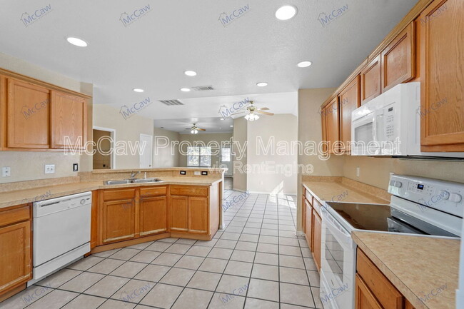 Building Photo - 2319 Great Light Dr