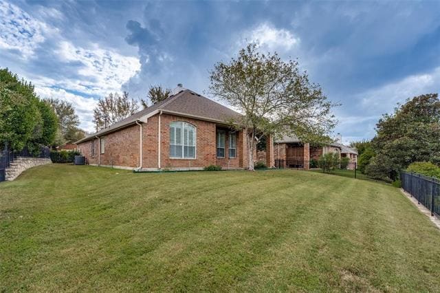 Building Photo - 1309 Quaker Dr