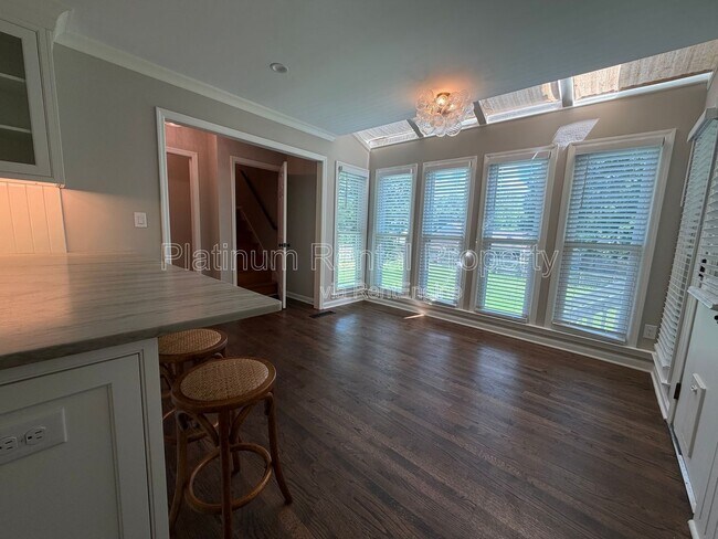 Building Photo - 467 Lees Trace SW
