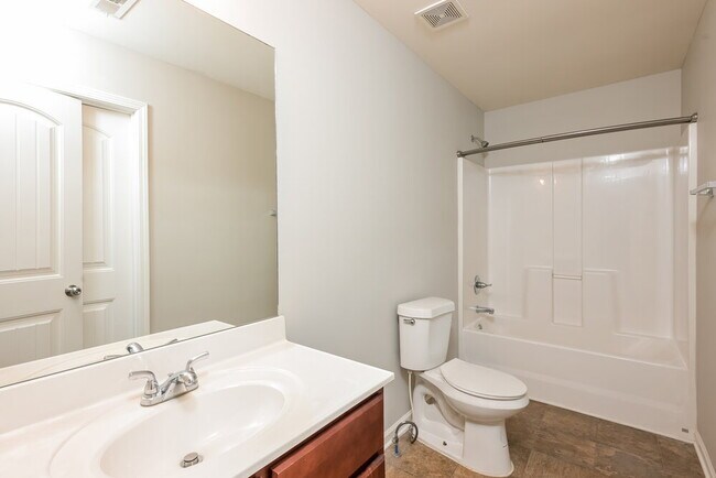 Building Photo - 930 Walking Stick Trail NE