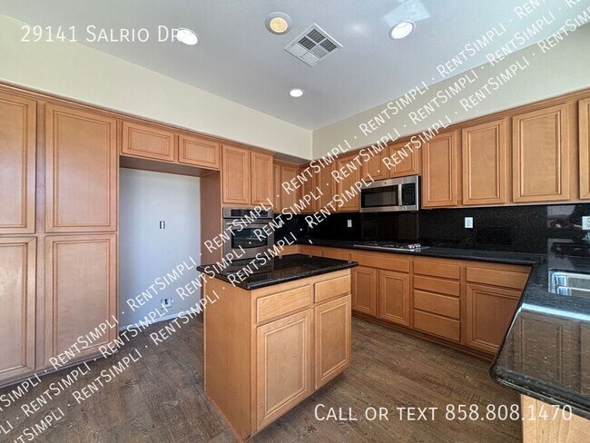 Building Photo - 29141 Salrio Dr