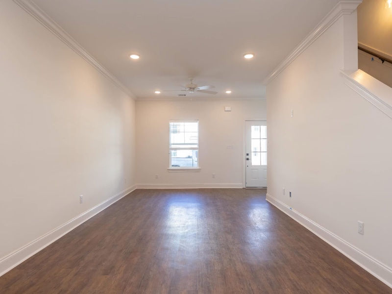 Building Photo - 637 Cottage Grv Cir