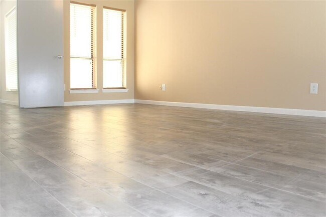 Building Photo - 12625 Memorial Dr