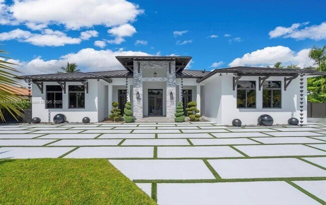 Primary Photo - 250 NW 129th Ave