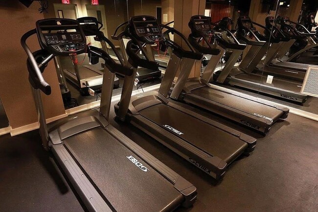 Building Photo - 1215 Astoria