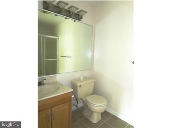Building Photo - 1600 Waters Edge Dr