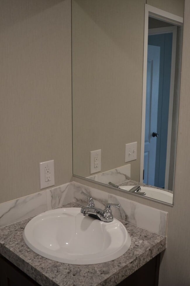 Building Photo - 100 Garlington Cir