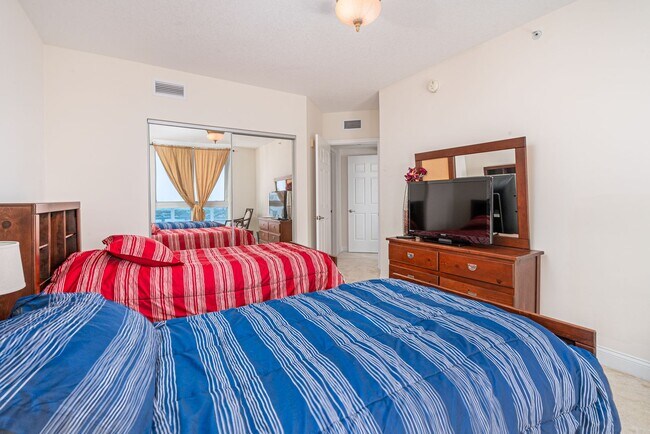 Building Photo - Furnished Condo at Marina Grande