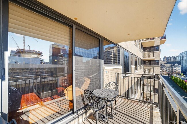 Building Photo - 25 Rockledge Ave