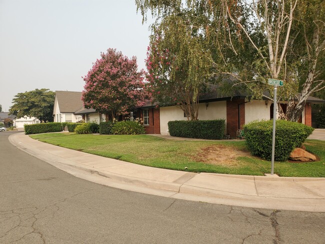 Building Photo - 1145 Willow Creek Dr
