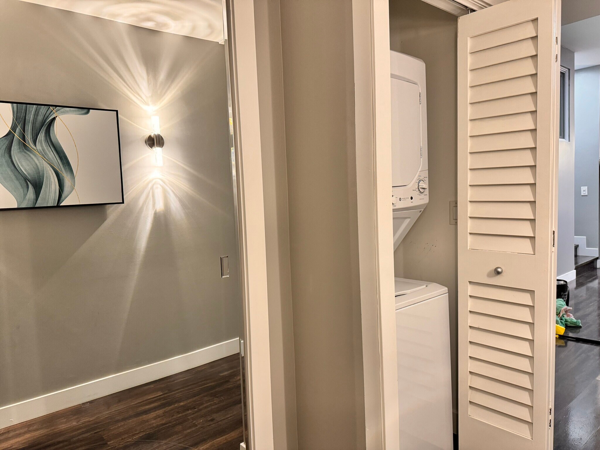 Building Photo - 889 Date St